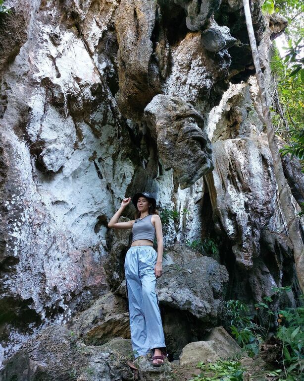 Mataas Crag, Cagraray Island, Bacacay, Albay
