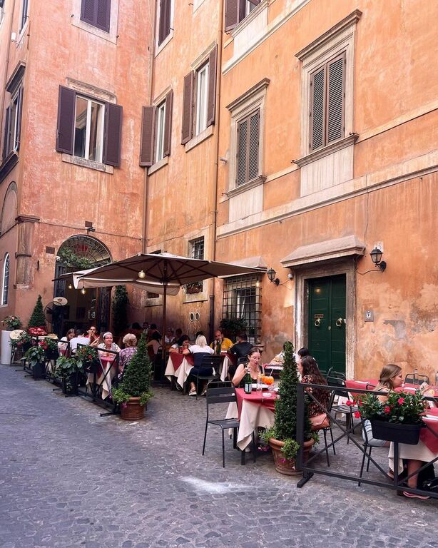A streetside cafe at the Jewish Ghetto