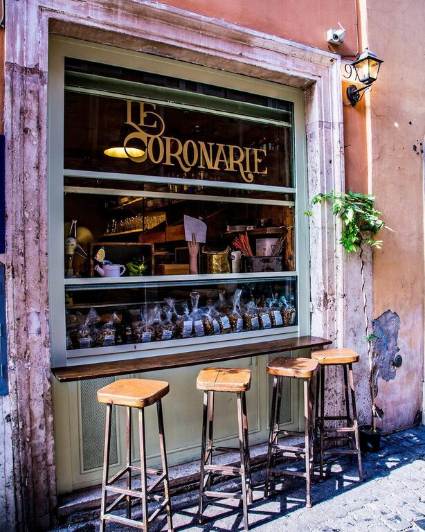 Cafes at Via dei Coronari