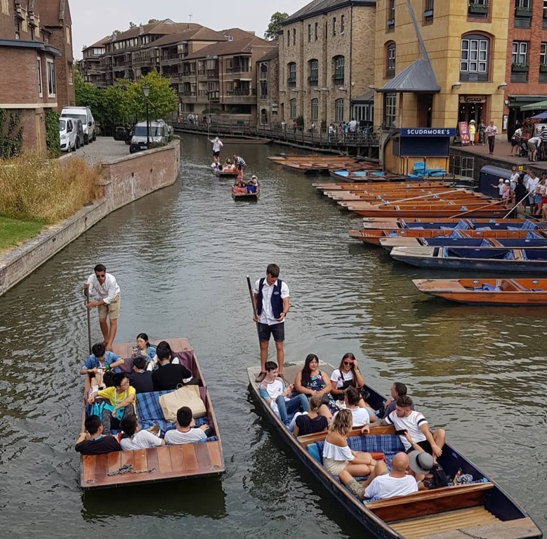 Punting at River cam