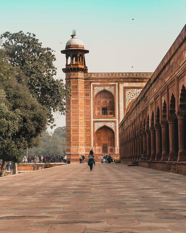 Surrounding structures of the Taj Mahal, Agra