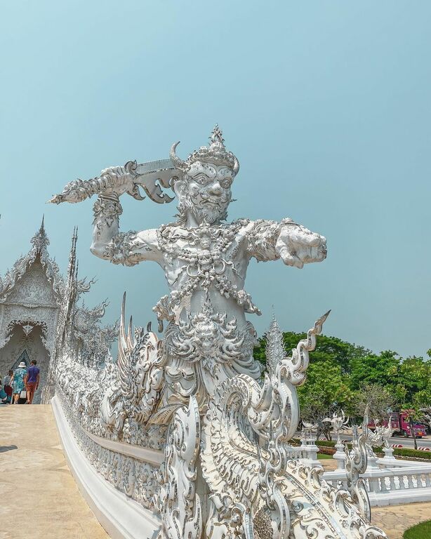 Wat Rong Khun - White Temple, Pa O Don Chai