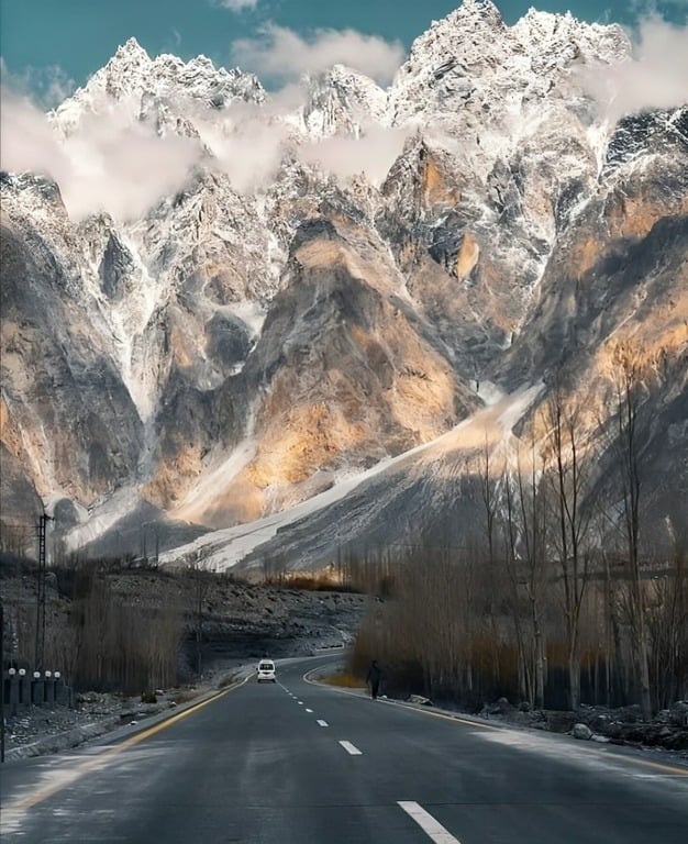 Passu Cones or Passu Cathedral