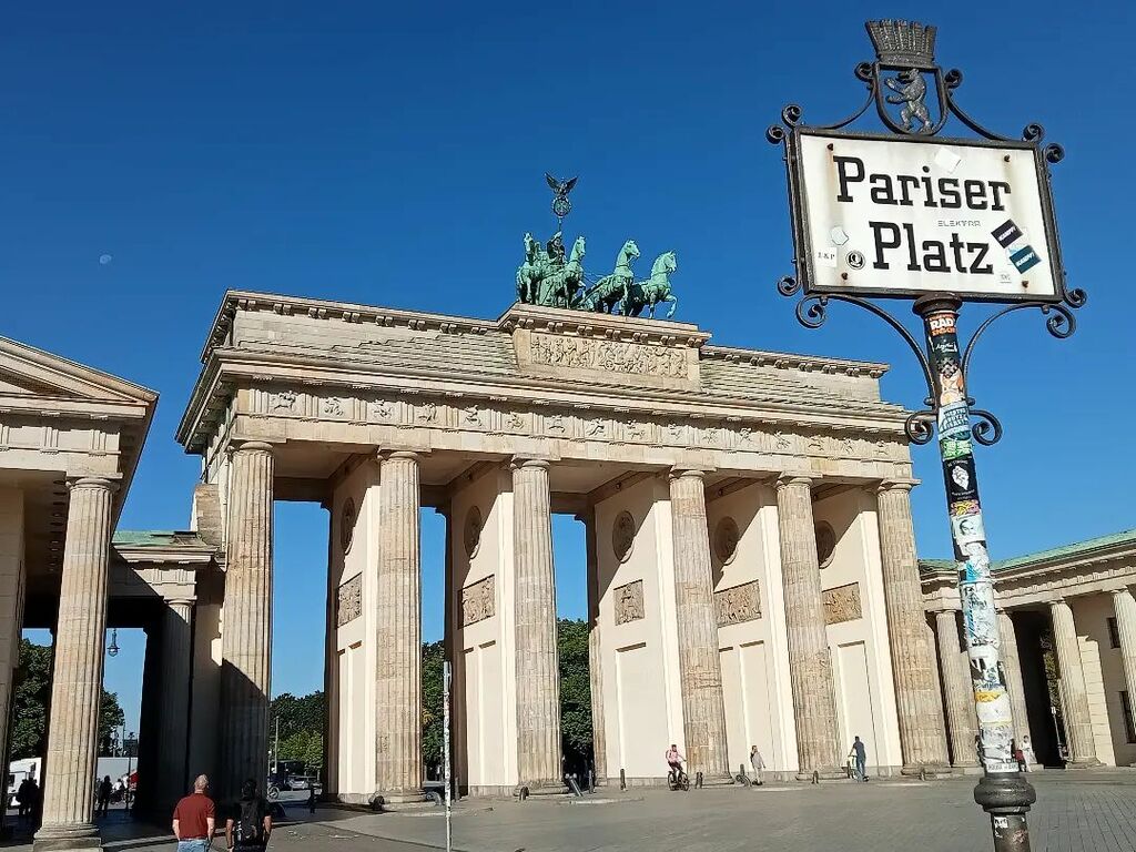 Brandenburg Gate in Pariser Platz