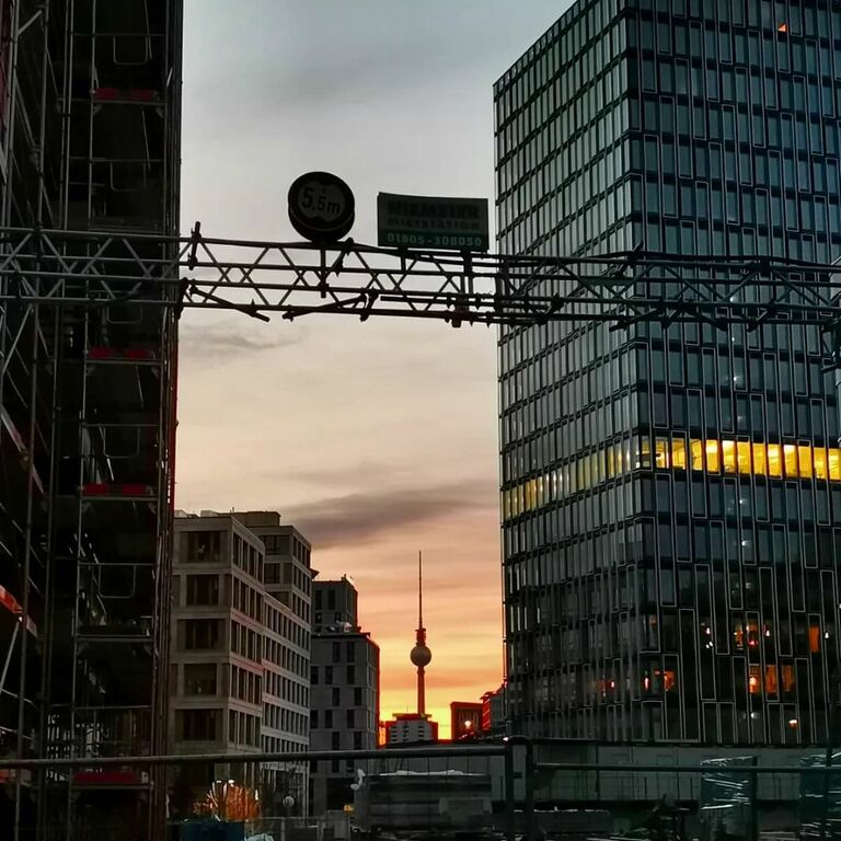 East Side Gallery and its surroundings