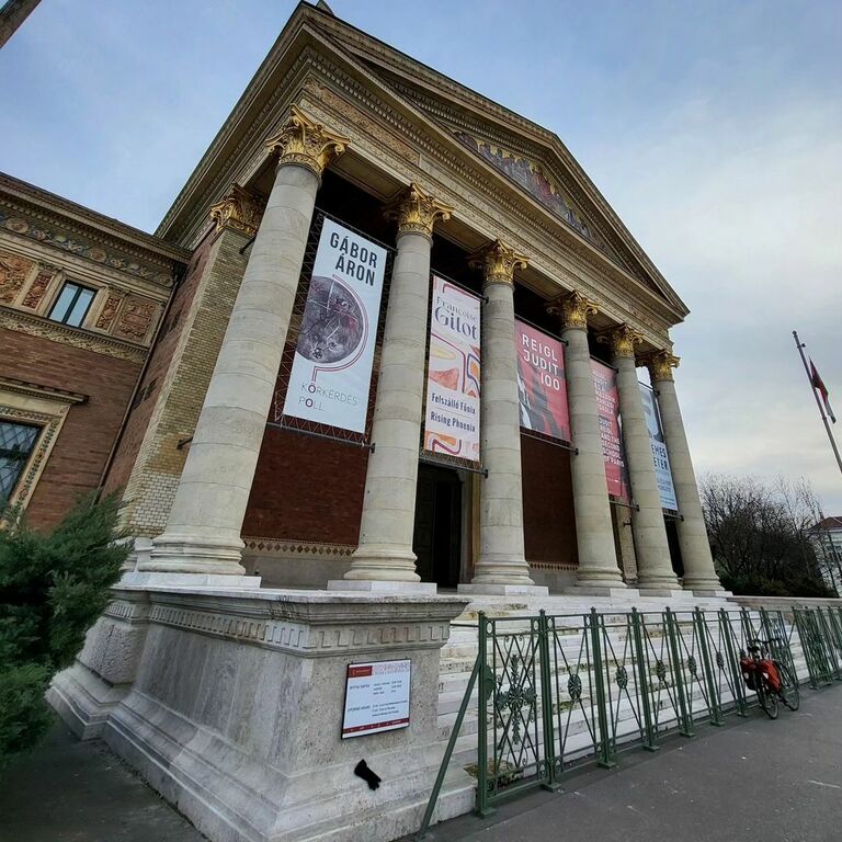 Heroes' Square