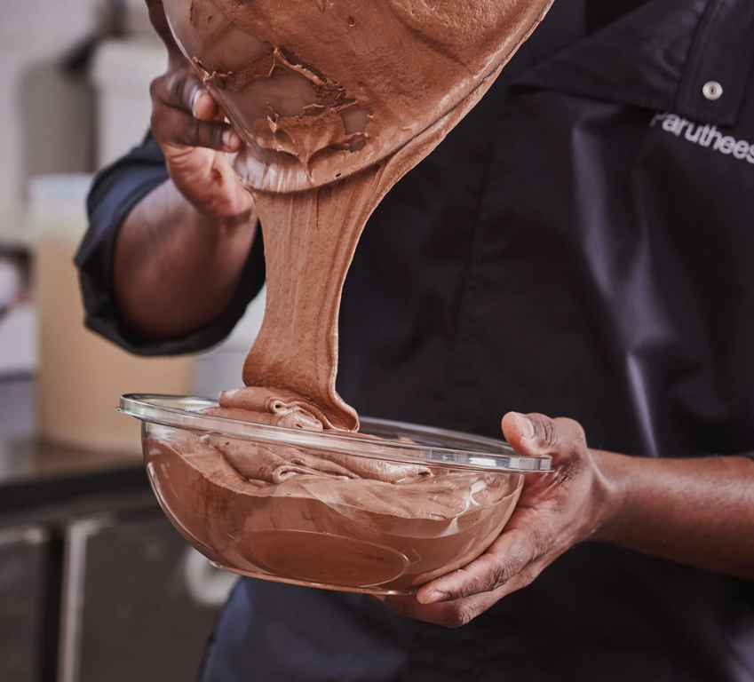 Chapon chocolate mousse