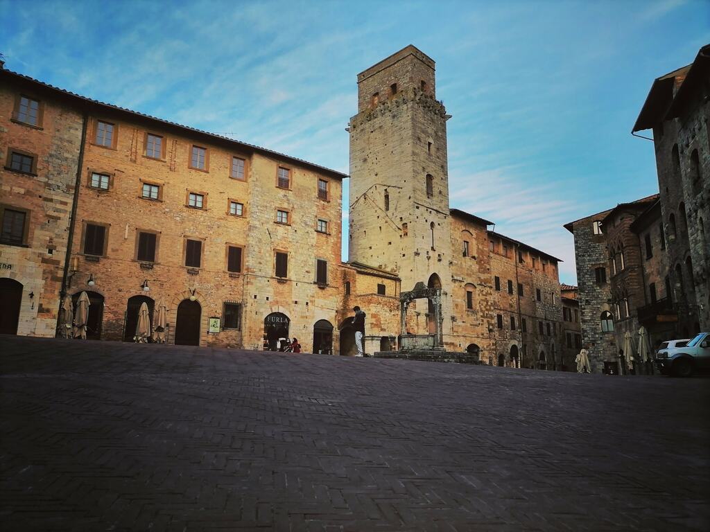 Piazza della Cisterna