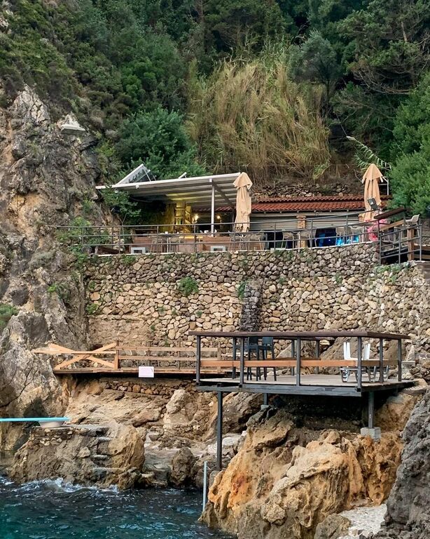 La Grotta Bar