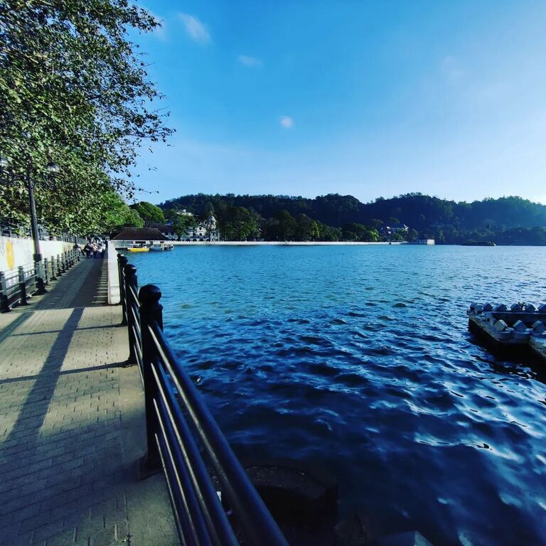 Kandy Lake