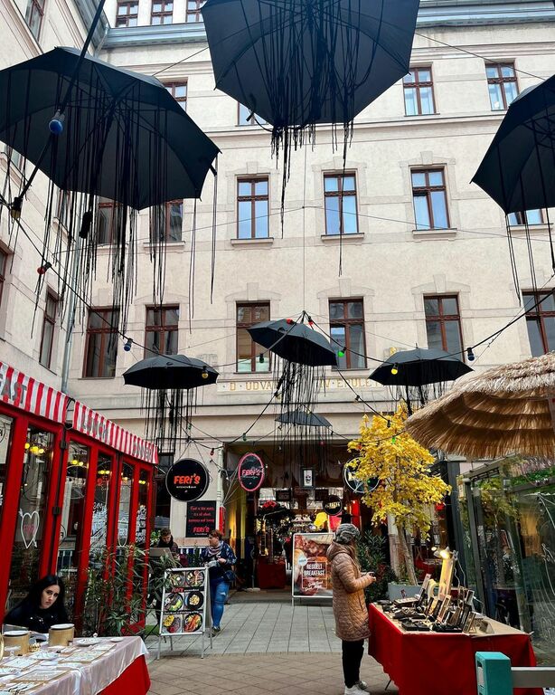 Gozsdu Weekend Market