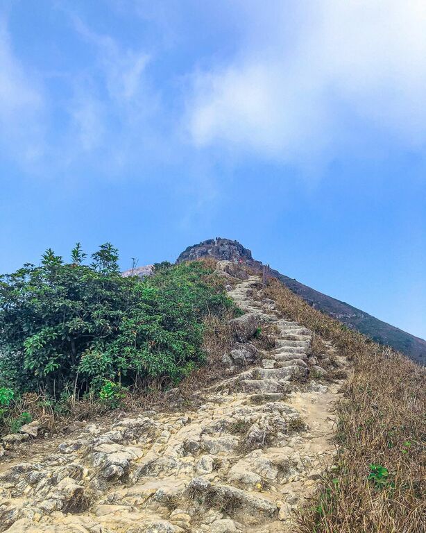 West Dog's Teeth and Lantau Peak Hike