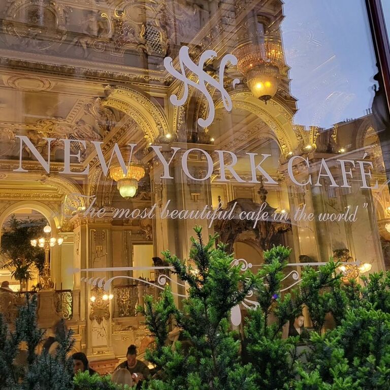 New York Cafe
