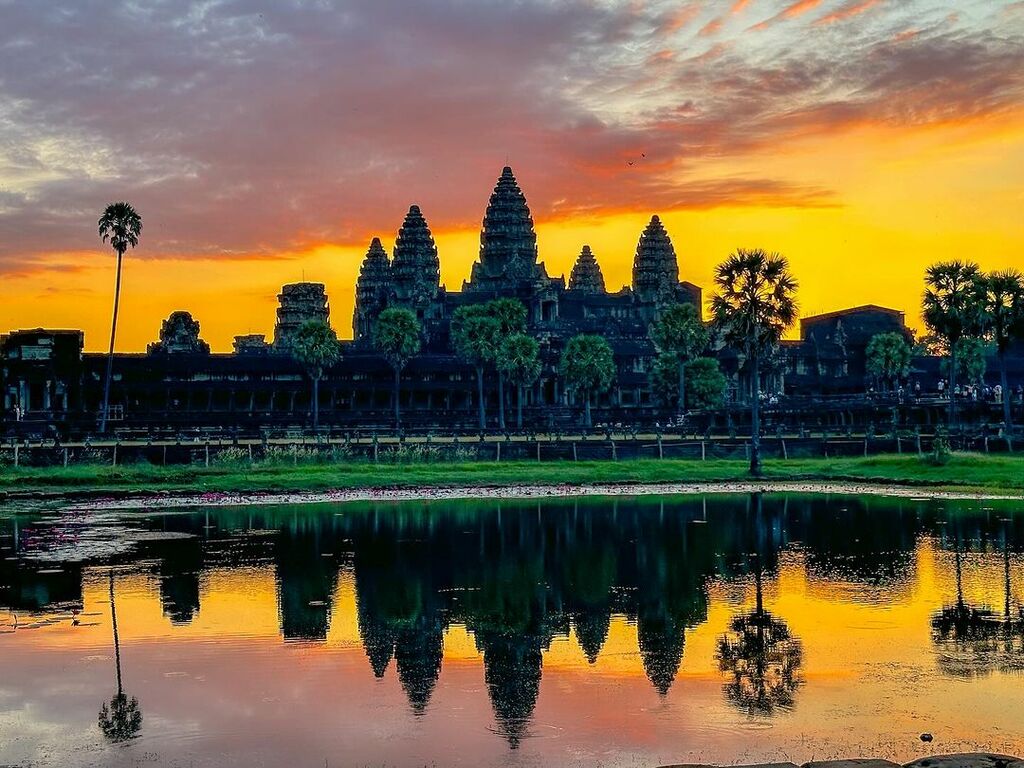 Sunrise in Angkor Wat