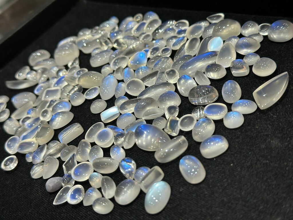 Sri Lankan moonstones