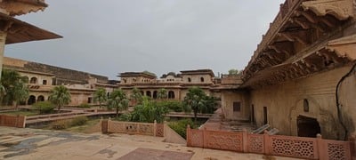 Deeg Palace
