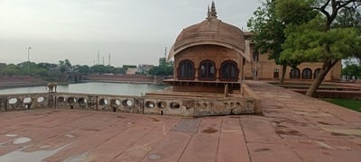 Deeg Palace