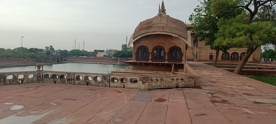 Deeg Palace