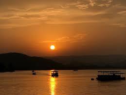 Beautiful sunset boat ride in lake pichola followed by island visit
