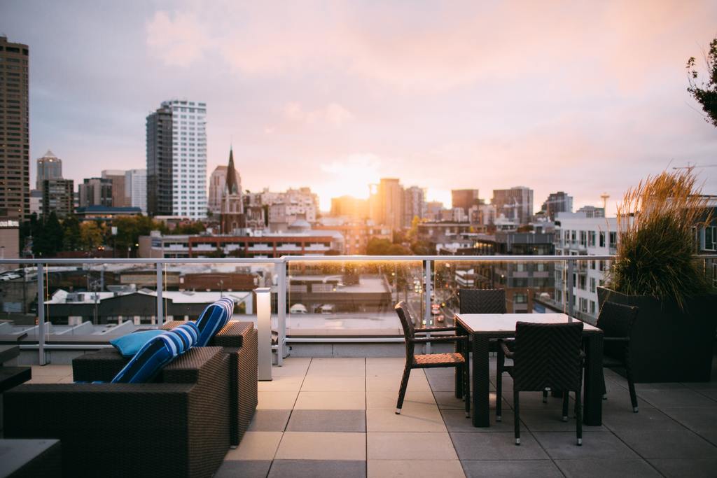 9 Best Rooftop Restaurants In Milwaukee, Wisconsin Trip101