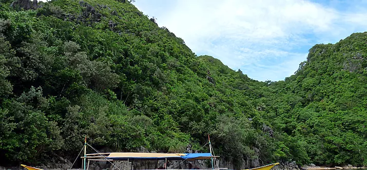 11 Best Things To Do In Caramoan, PH: Islands, Caves, And Waterfalls!