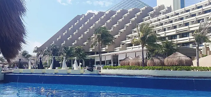Adults Receive Royal Treatment At The Paradisus Cancun! 