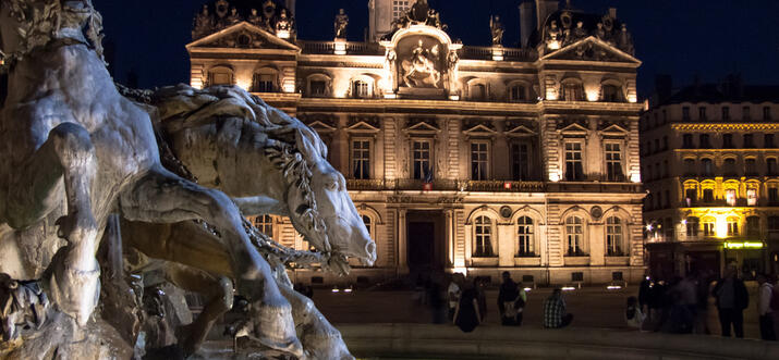 things to do in lyon at night