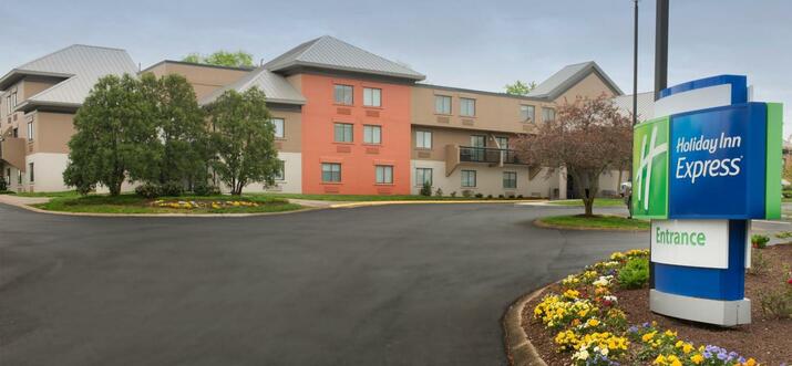 hotels with lazy river in nashville tn