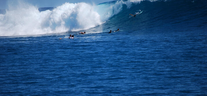 Top 10 meilleurs endroits pour surf à visiter en Indonésie