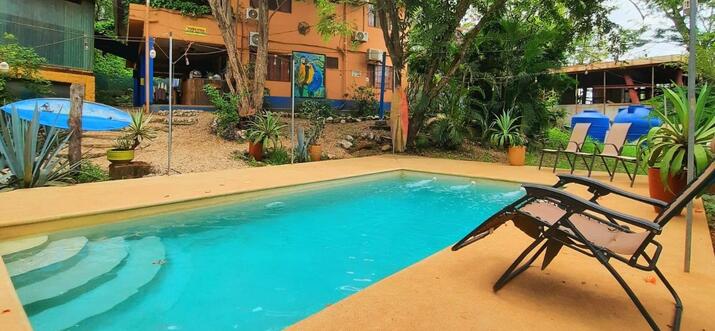 hostels in tamarindo