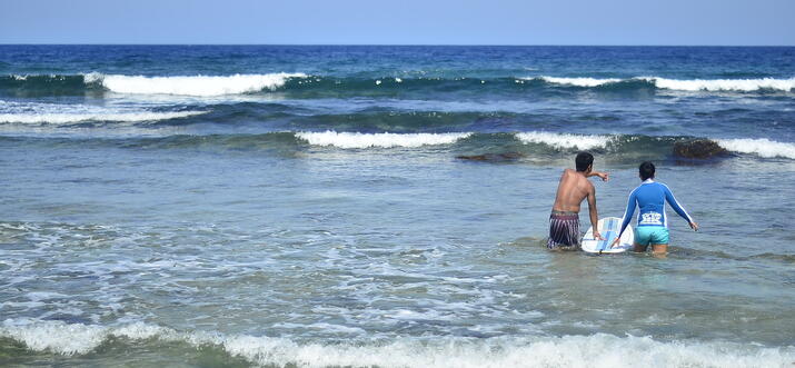 surf spots in the philippines