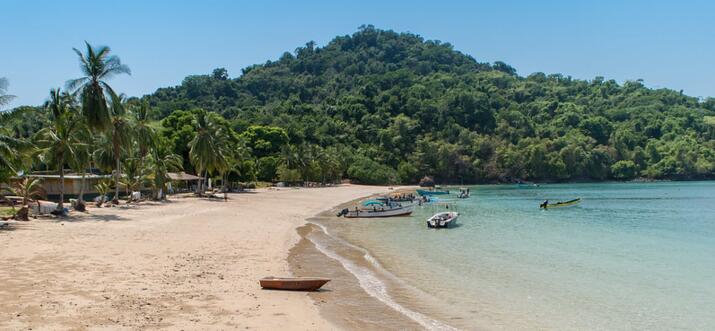 surf spots in panama