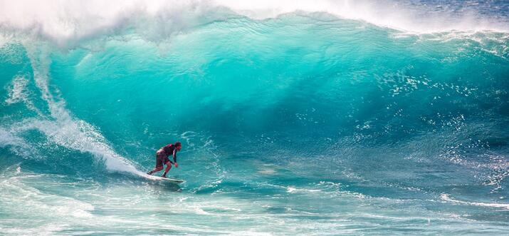 surf spots in waikiki