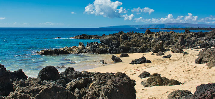 hiking in maui