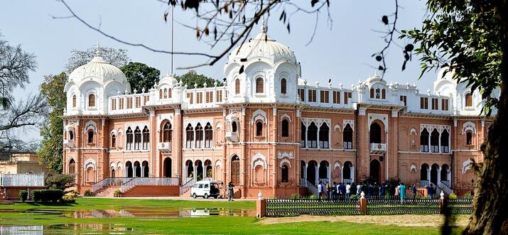 famous buildings in pakistan