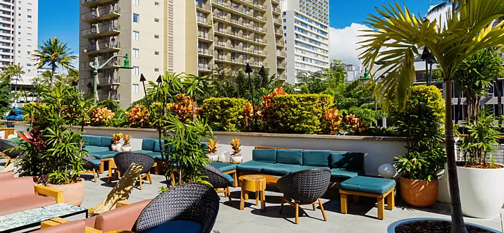 10 Best Rooftop Bars In Waikīkī, Hawaii