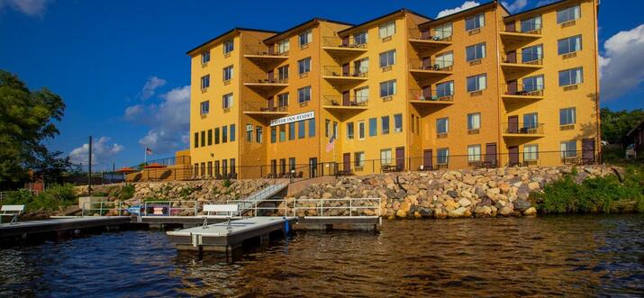 hotels with hot tub in wisconsin dells