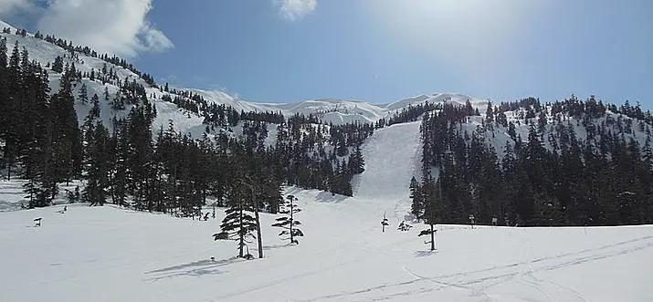 10 Best Places For Snowboarding In Alaska, USA
