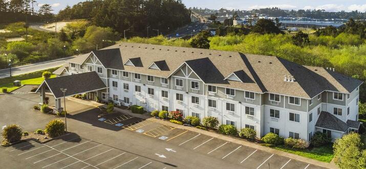 pet friendly hotels in newport oregon