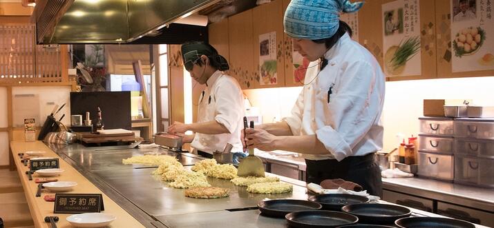 place to eat hiroshima okonomiyaki