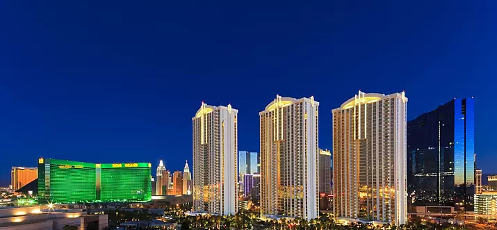 7 Best Hotels With Balconies On Las Vegas Strip