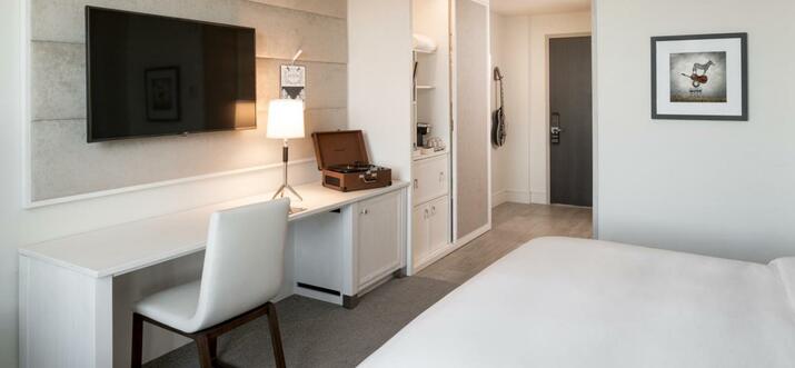 themed hotels in colorado