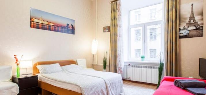 Top 12 locations vacances Airbnb à Saint-Pétersbourg, Russie
