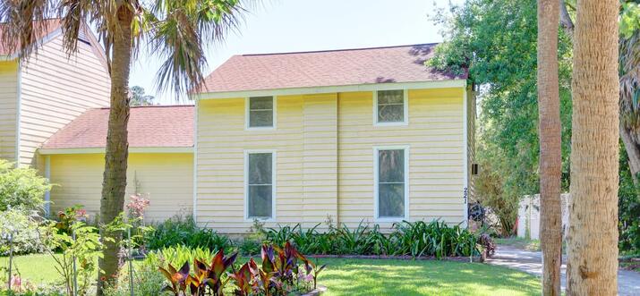 The Blue Bungalow~Bikes~Monthly stays Available! - Houses for Rent in  Wilmington, North Carolina, United States - Airbnb