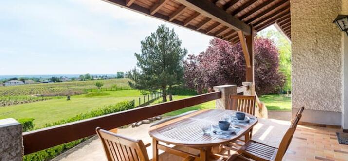 Top 10 locations de vacances Airbnb à Villefranche-Sur-Saône, France
