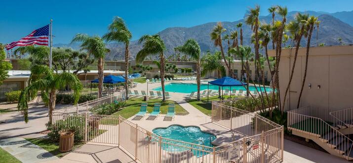 palm springs hotels with pools