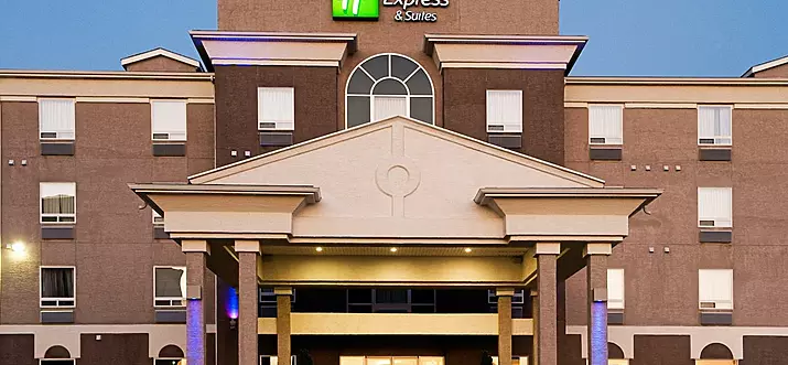 14 Handpicked Hotels With Pool In Regina, Canada