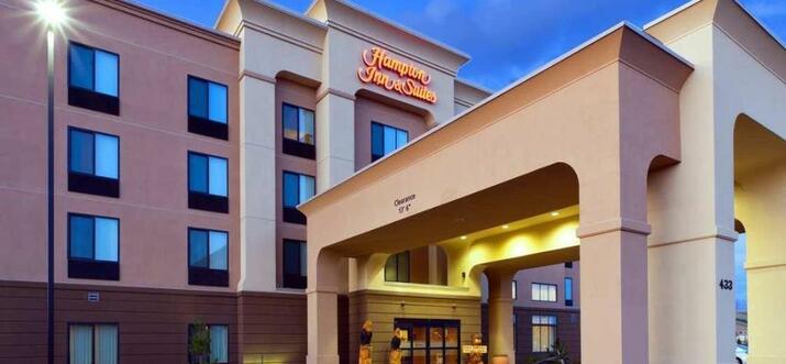 fairbanks hotels with pools