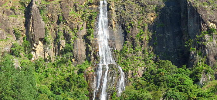 waterfalls in sri lanka