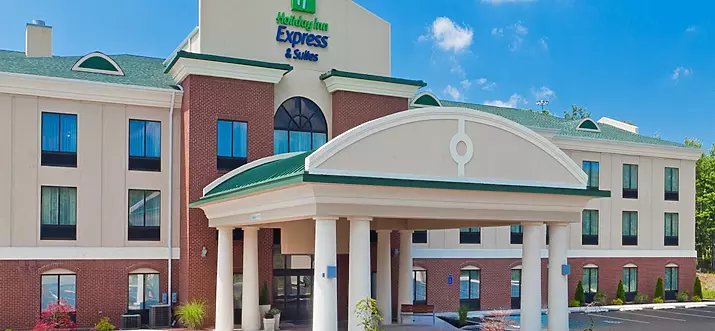 10 Handpicked Hotels With Pool In The Pocono Mountains